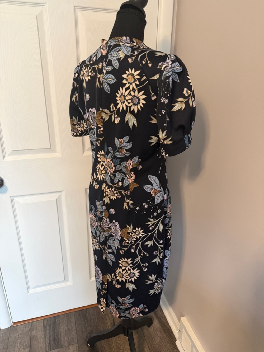 Vince Camuto Black Floral V-Neck Midi Dress with Blue and Pink Accents - Picture 8 of 12